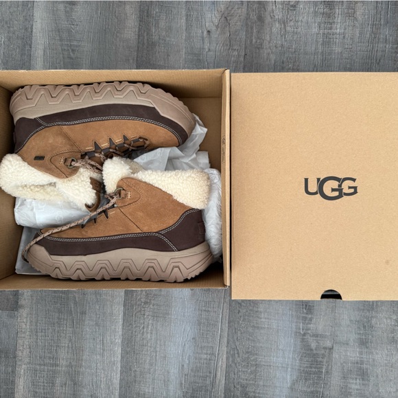 UGG | TERRETRAIL SNOW BOOTS - Picture 1 of 2